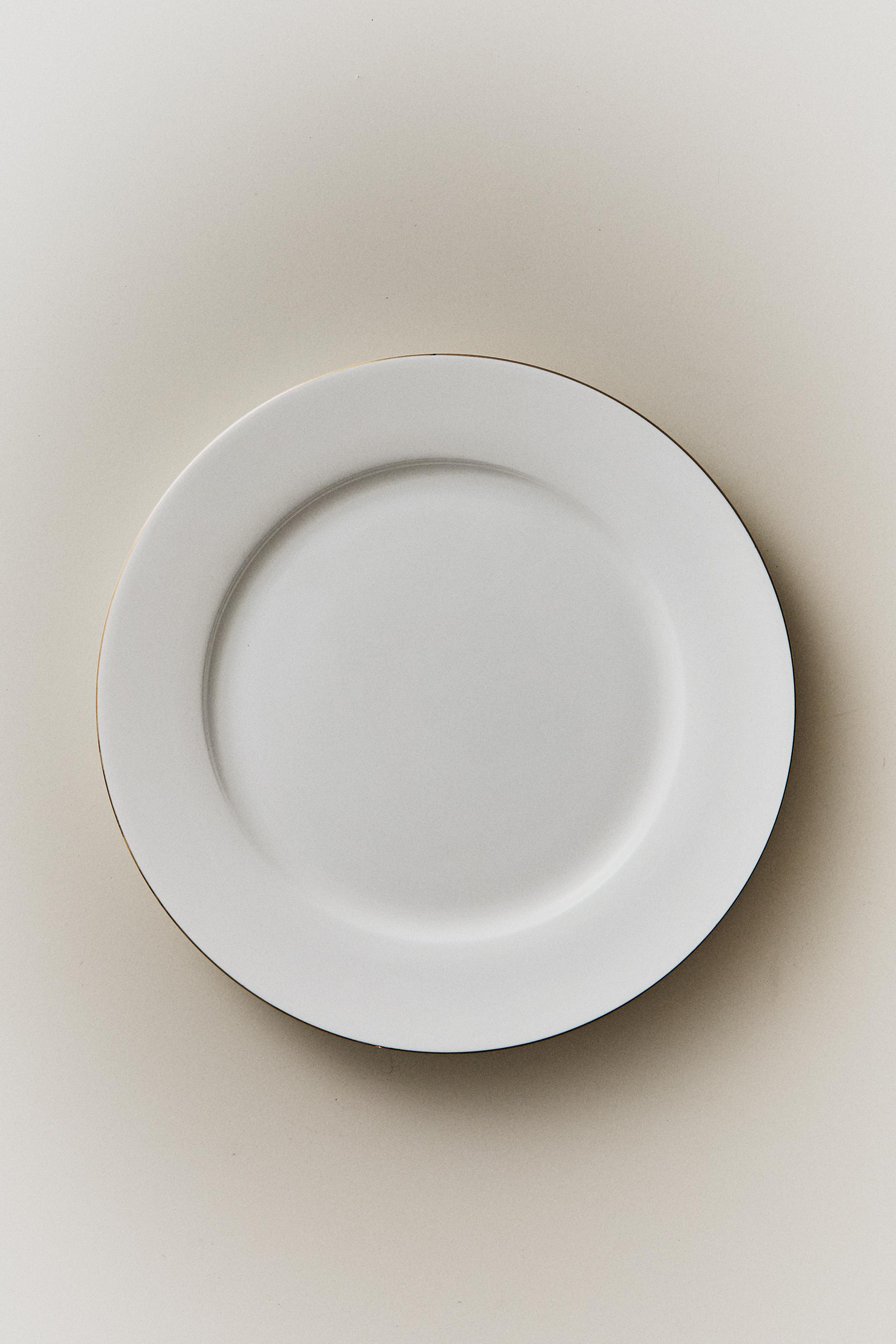 ASSIETTE PLATE PORCELAINE BONE CHINA BORD